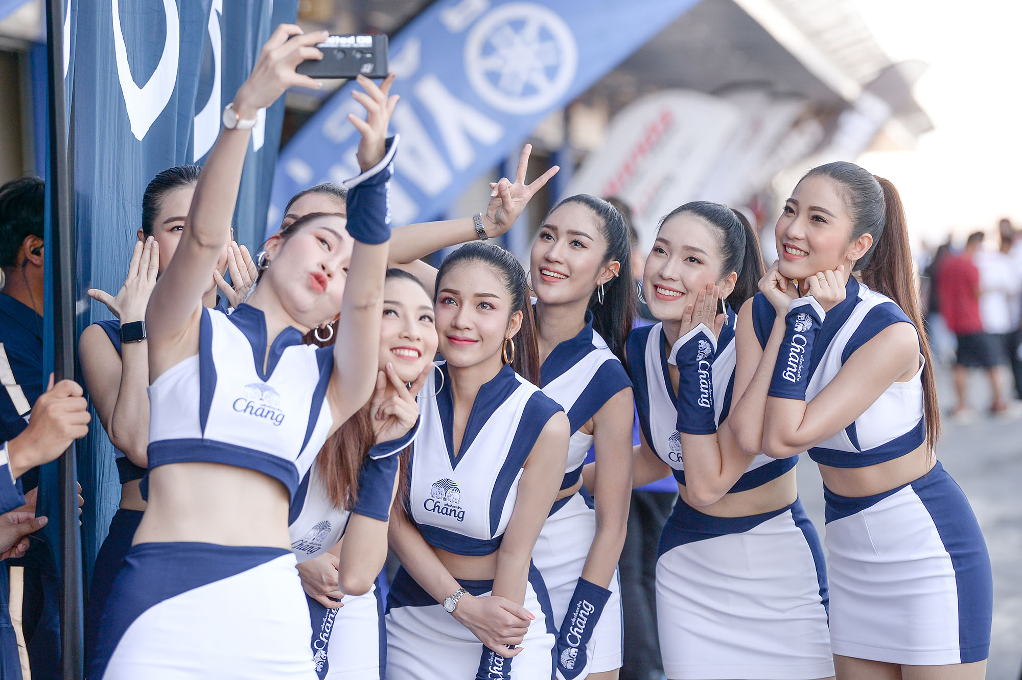 สาวๆ “แพ็ดด็อคเกิร์ล” สุดเซ็กซี่! พาเหรด “เอเชีย โร้ด เรซซิ่ง” สนามสุดท้ายที่ บุรีรัมย์
