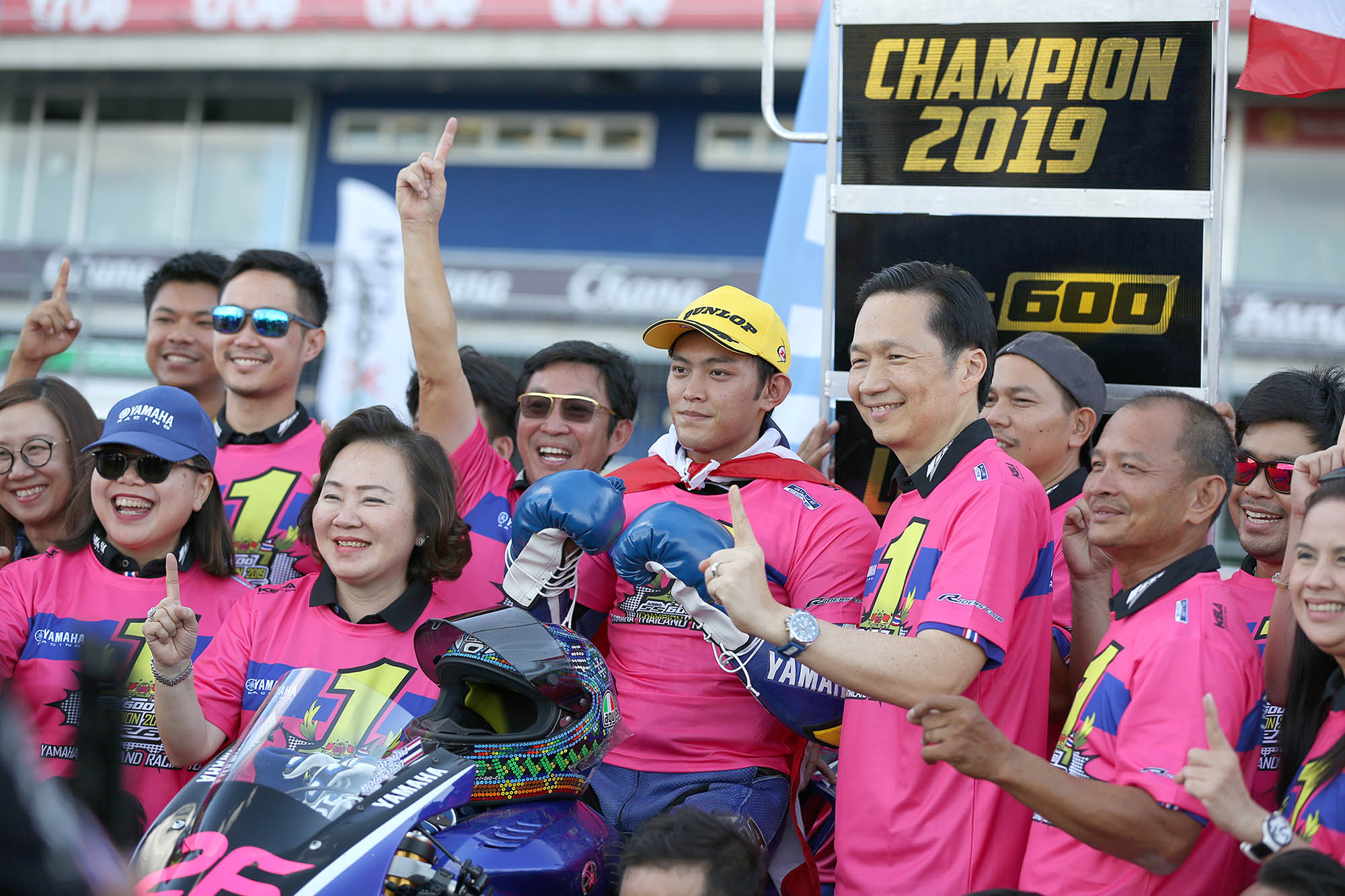 “พีรพงศ์” ฉลองแชมป์เอเชีย “ปิยะวัฒน์” พลิกโผเข้าวิน เอเชีย โร้ด เรซซิ่ง ปิดฉากสุดมันส์